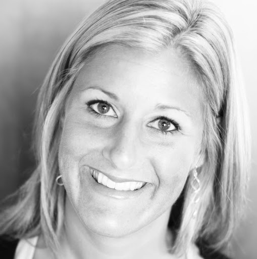 Emily Neumann Photo 17