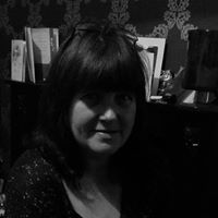 Elizabeth Crichton Photo 1