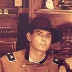 Miguel Robles Photo 25