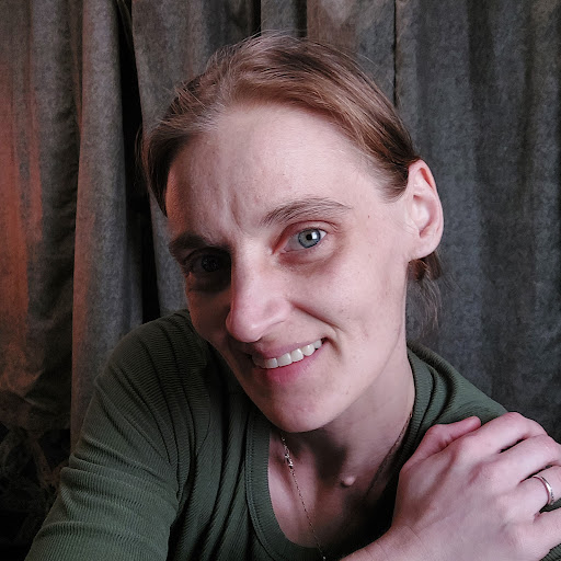 Nicole Voss Photo 23