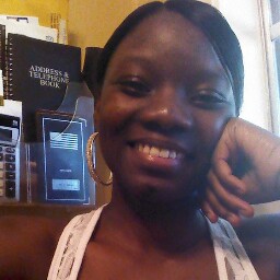 Angela Small Photo 32