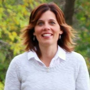Michelle Huber Photo 33