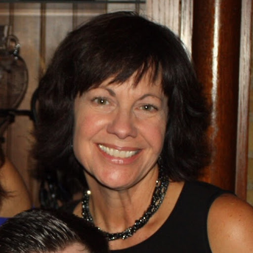 Julia Hall Photo 9
