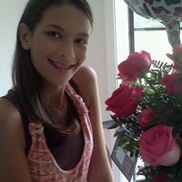Anna Groves Photo 17