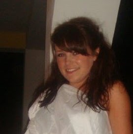 Laura Darby Photo 28