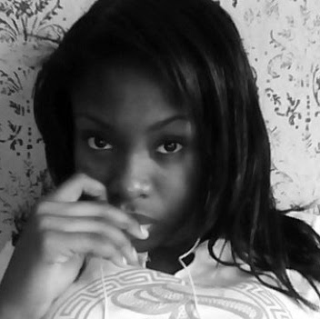 Leila Green Photo 8