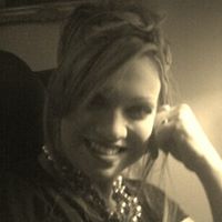 Melanie Roberts Photo 7