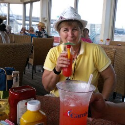 Carol Roth Photo 38