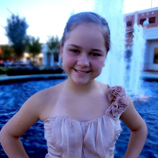 Annie Simpson Photo 15
