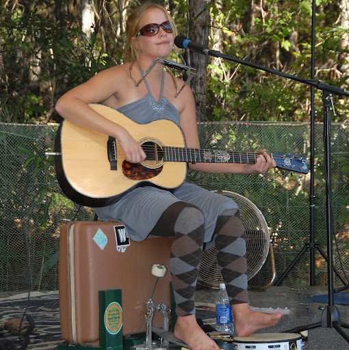 Laura Thurston Photo 13
