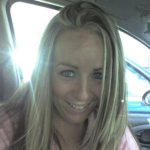 Amy Hoyle Photo 21