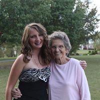 Lindsey Ward Photo 12