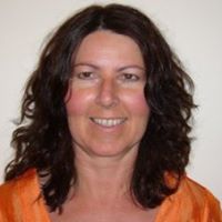 Julie James Photo 25