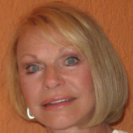 Joni Cook Photo 33