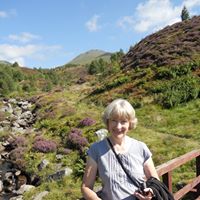 Elizabeth Dodds Photo 5