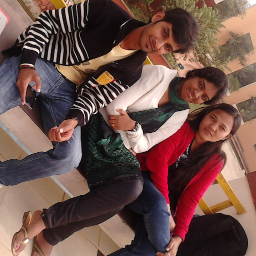 Asha Gupta Photo 21
