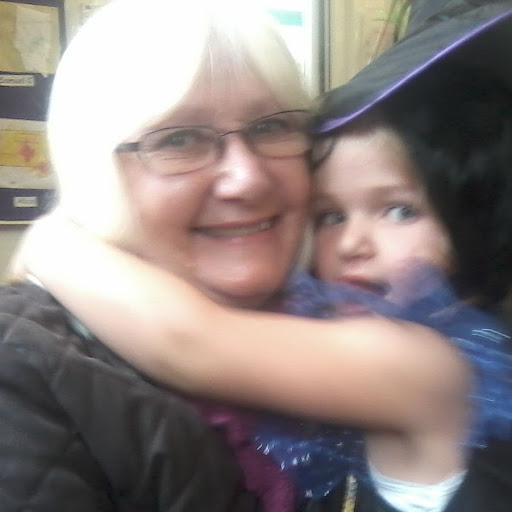 Carol Holt Photo 27