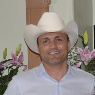 Alfredo Galvez Photo 10