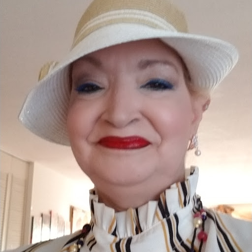 Janice Torres Photo 34
