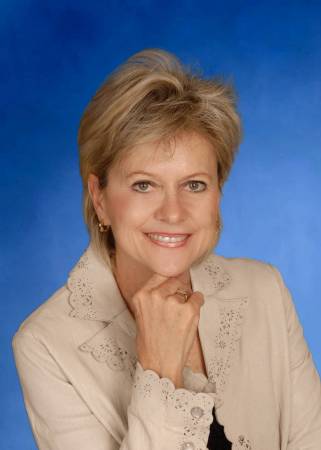 Vivian Robinson Photo 4