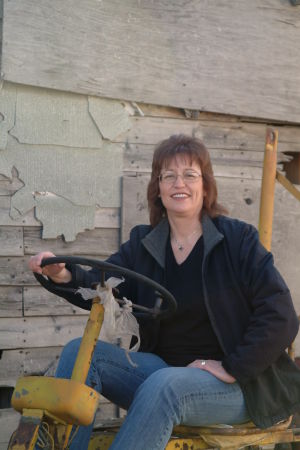 Elizabeth Atkinson Photo 24