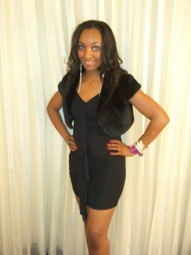 Dominique Price Photo 29