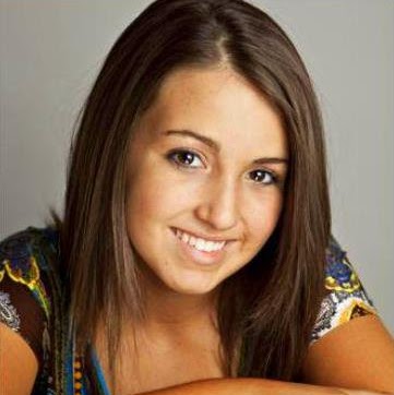Julia Martin Photo 10