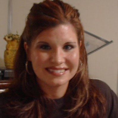Kelly Garay Photo 26