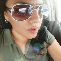 Elizabeth Villegas Photo 20