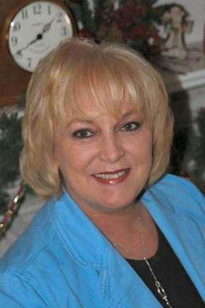 Debbie Jacobson Photo 18