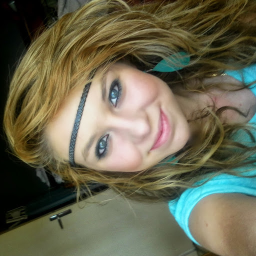 He Li Photo 17