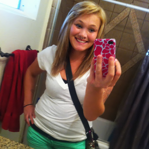 Sarah Livingston Photo 28