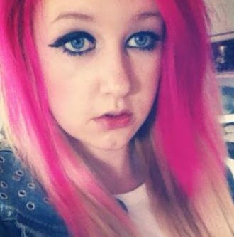 Carly Clements Photo 5