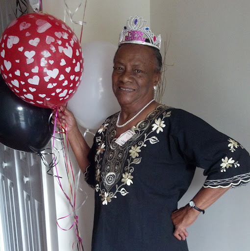 Lisa Gant Photo 23