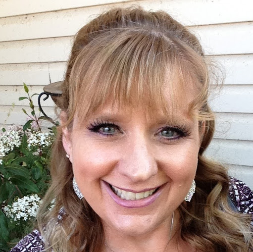 Lisa Hawkins Photo 39