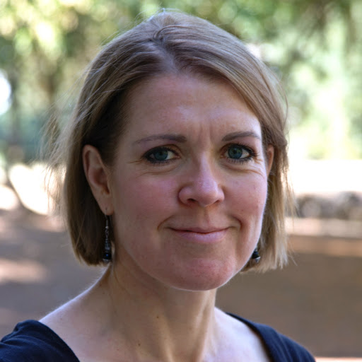 Joanna Robinson Photo 10