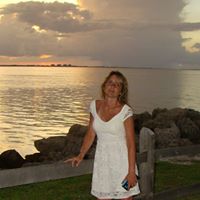 Holly Cook Photo 5
