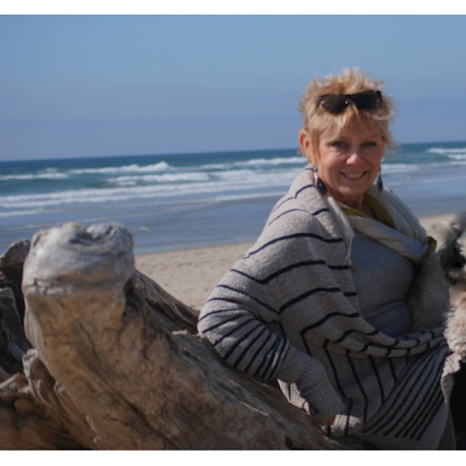 Lynn Phillips Photo 21