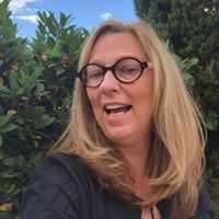 Vicki Long Photo 19