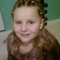 Kelly Hendrick Photo 23