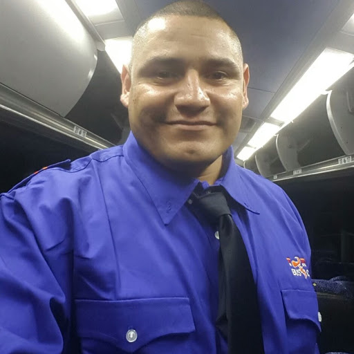 Edgar Gonzalez Photo 35