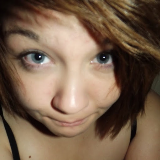 Emily Thacker Photo 26