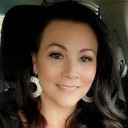 Michelle Lyons Photo 32