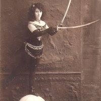 Katherine Lind Photo 12