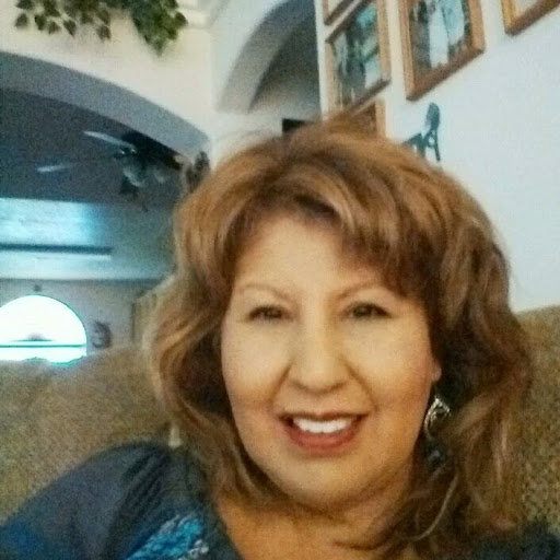 Anna Apodaca Photo 19