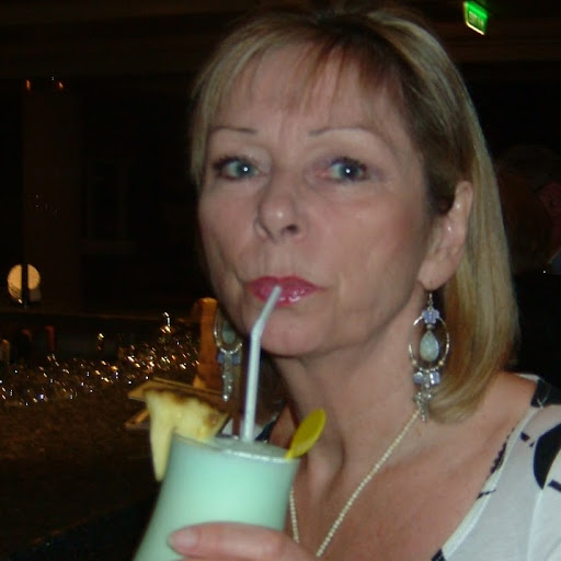 Wendy Carter Photo 29