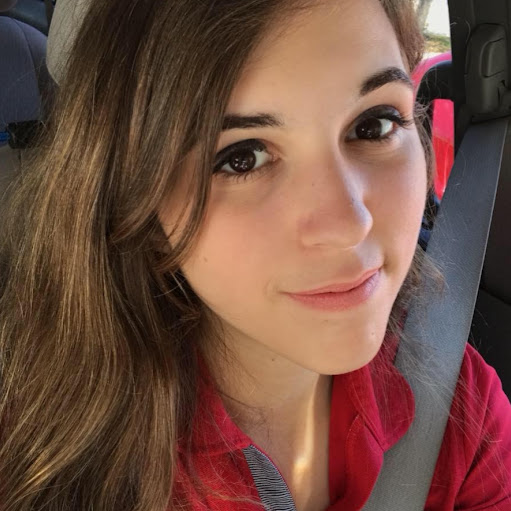 Anna Graves Photo 31