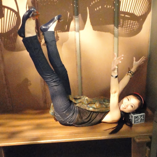 Victoria Lim Photo 30