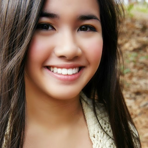 Emily Hoang Photo 8
