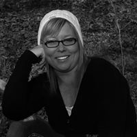Angela Neal Photo 33
